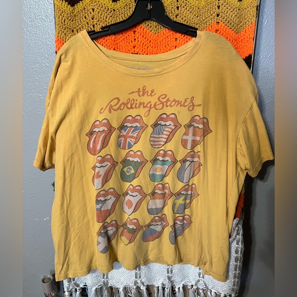 The Rolling Stones yellow flags graphic tee America eagle tongue tshirt